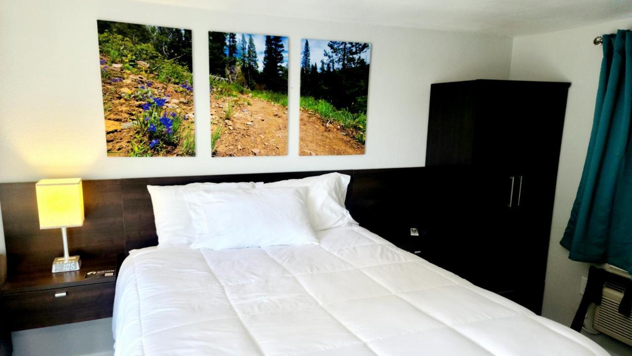 Snowy Mountain Inn Saratoga ภายนอก รูปภาพ