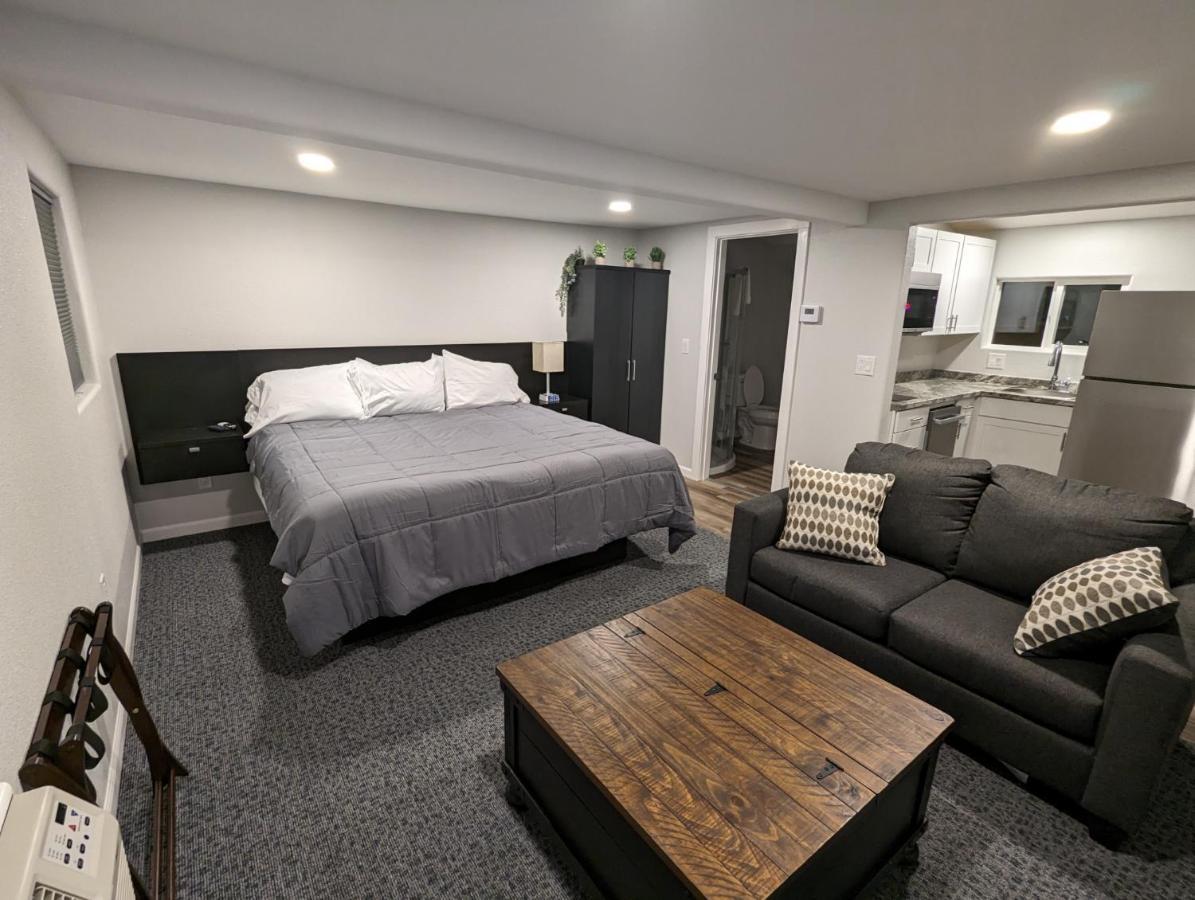 Snowy Mountain Inn Saratoga ภายนอก รูปภาพ
